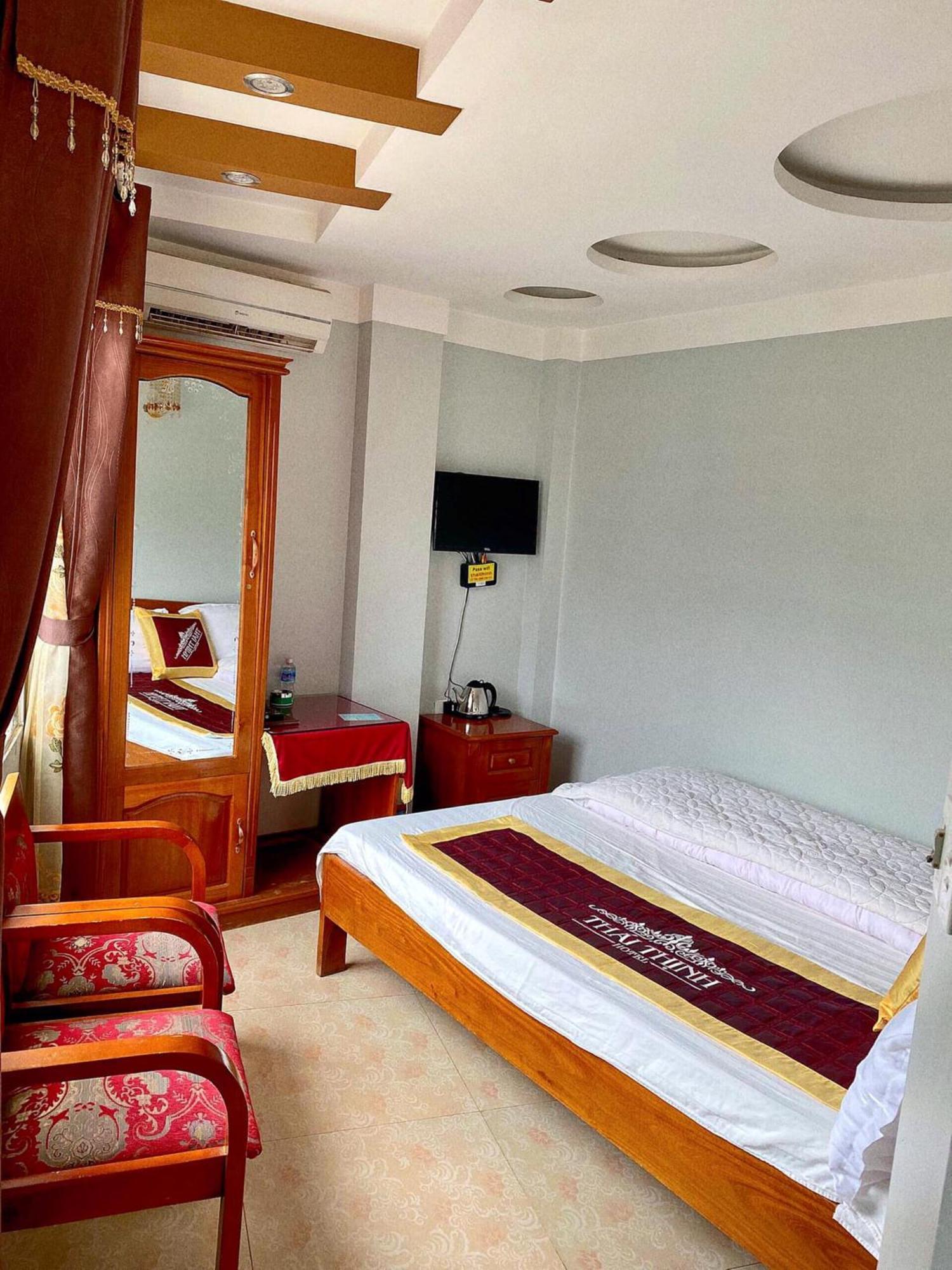 Thai Thinh Hotel ドン・ヴァン エクステリア 写真