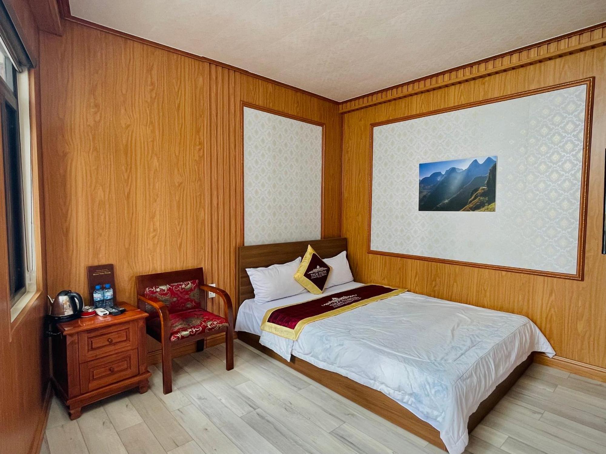 Thai Thinh Hotel ドン・ヴァン エクステリア 写真